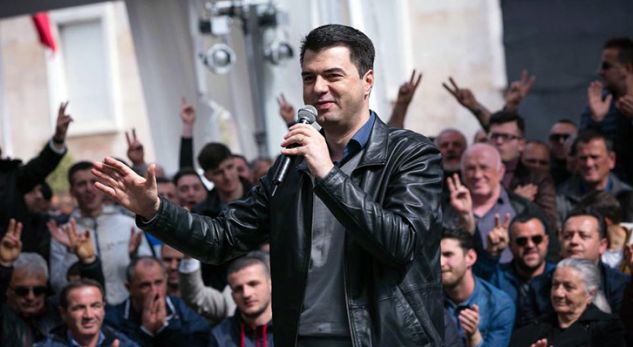 Basha, mashtruesi që gëzon duke pritur të mërziten shqiptarët nga pritja: Jam i sigurtë, negociatat nuk do të hapen në qershor… Basha, mashtruesi që gëzon duke pritur të mërziten shqiptarët nga pritja: Jam i sigurtë, negociatat nuk do të hapen në qershor…