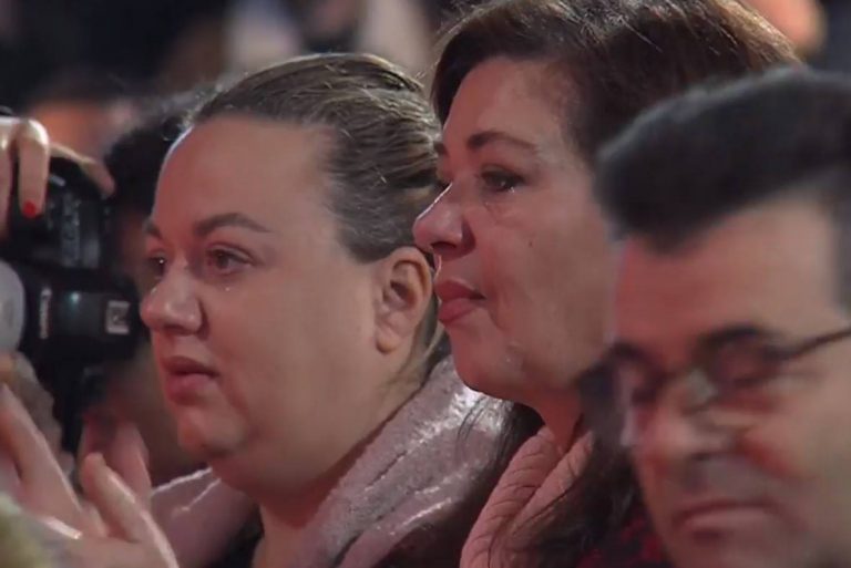 “Këngëtarja e tallavasë” me lot për Kryemadhin! Zbardhet pasuria e ish-deputetes “Këngëtarja e tallavasë” me lot për Kryemadhin! Zbardhet pasuria e ish-deputetes