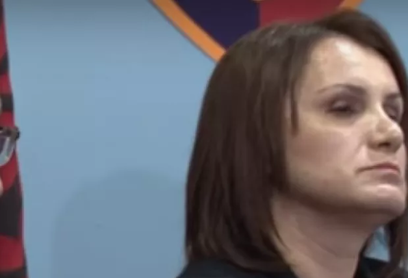 Donika Prela bëhet qesharake para komisionit të Vetingut: Nuk e dija se burri im punonte në të zezë Donika Prela bëhet qesharake para komisionit të Vetingut: Nuk e dija se burri im punonte në të zezë