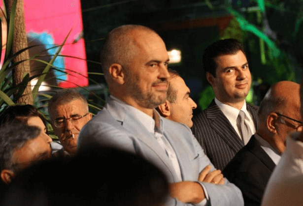 Noc Rroku, Bushati dhe orgazma e koalicionit të shtëpisë së çizmeve me holandezin fluturues Noc Rroku, Bushati dhe orgazma e koalicionit të shtëpisë së çizmeve me holandezin fluturues