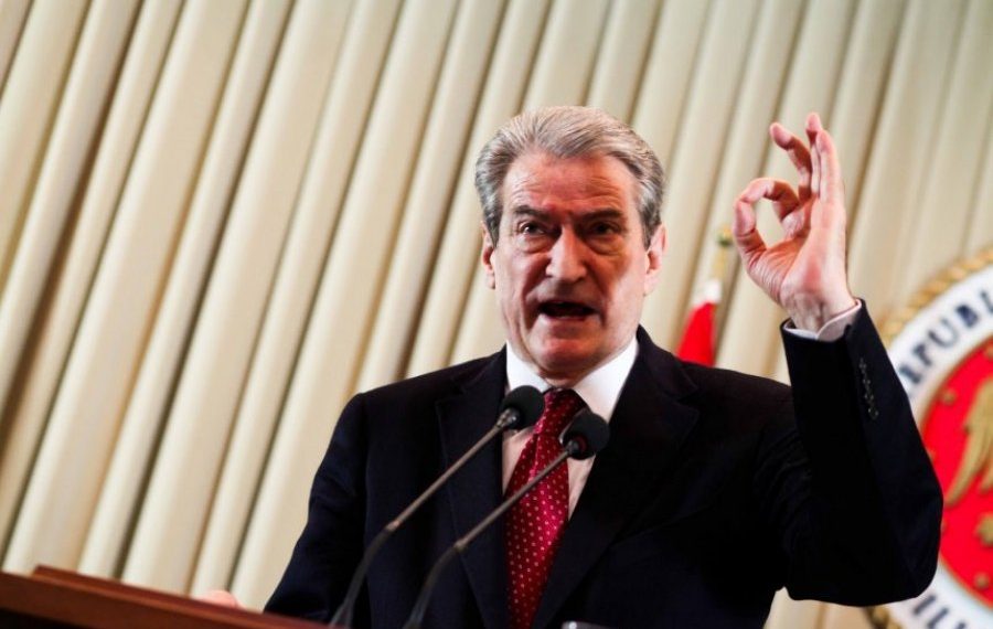 Ekskluzive / Akuzat e Sali Berishës ndaj UÇK: Bandë komuniste, marksistë, hajdutë fondesh dhe e lidhur me njerëzit e Millosheviçit, Thaçi si Enveri