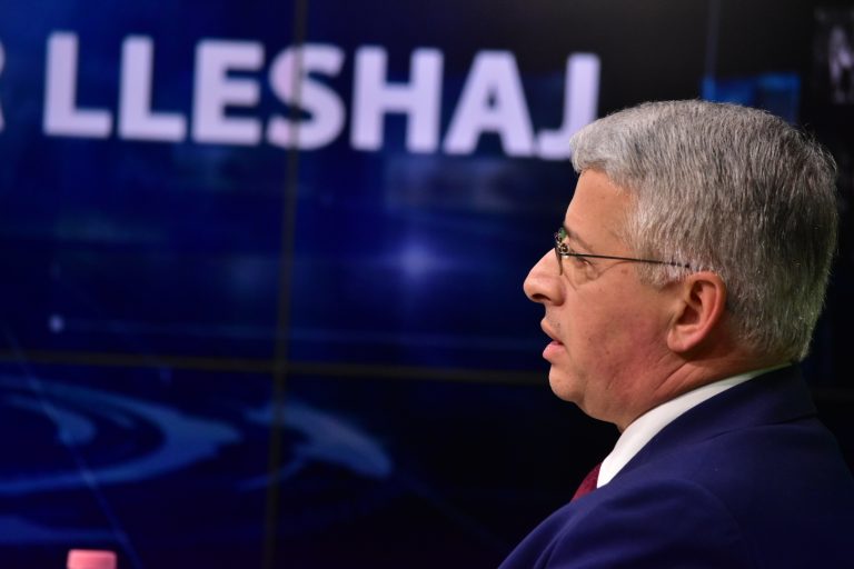 Lleshaj mesazh të fortë Berishës: Askush nuk i heq dot të drejtën qytetarëve për të votuar, policia do të jetë aty për ta garantuar këtë Lleshaj mesazh të fortë Berishës: Askush nuk i heq dot të drejtën qytetarëve për të votuar, policia do të jetë aty për ta garantuar këtë