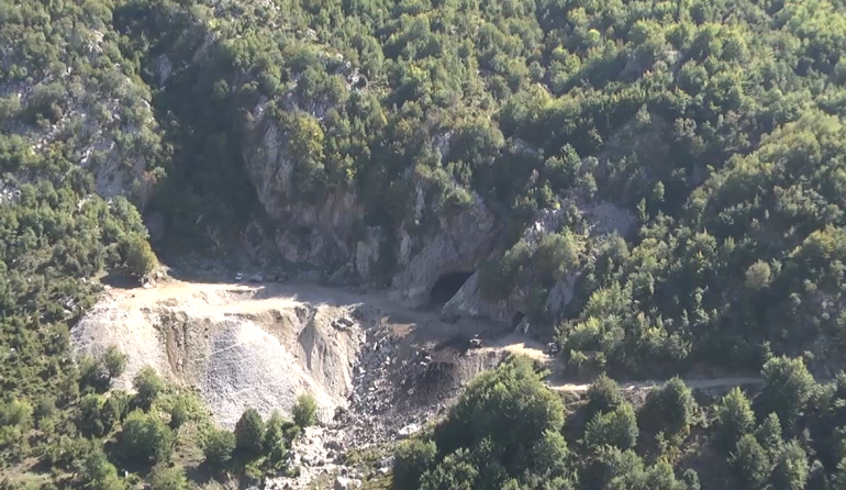 Çfarë bënë g.rabitësi brenda tuneleve?! Lleshaj: “Paratë edhe mund të jenë djegur”?! Çfarë bënë g.rabitësi brenda tuneleve?! Lleshaj: “Paratë edhe mund të jenë djegur”?!