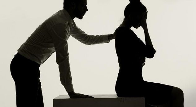 Letër dash.nores, si ia ngacmonin gratë njëri-tjetrit “Sigurimisat” (Foto) Letër dash.nores, si ia ngacmonin gratë njëri-tjetrit “Sigurimisat” (Foto)