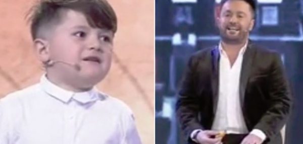 Kur ra Faja prej fikut, a u vra?! Pyetjet pikante të “gazetarëve të vegjël” për Sinan Hoxhën Kur ra Faja prej fikut, a u vra?! Pyetjet pikante të “gazetarëve të vegjël” për Sinan Hoxhën