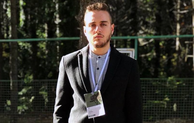 Meet John, a young entrepreneur who helps you sell and earn from your home’s sofa Meet John, a young entrepreneur who helps you sell and earn from your home’s sofa