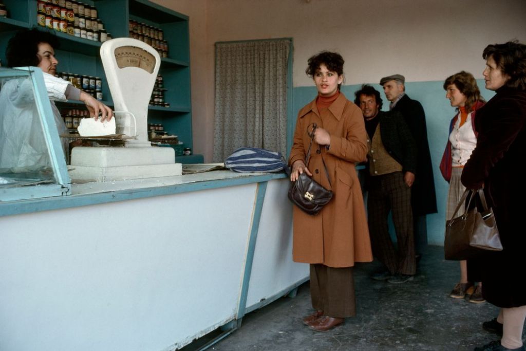 Dëshmitë rrënqethëse: Ja varfëria që la komunizmi në Shqipëri (Video) Dëshmitë rrënqethëse: Ja varfëria që la komunizmi në Shqipëri (Video)