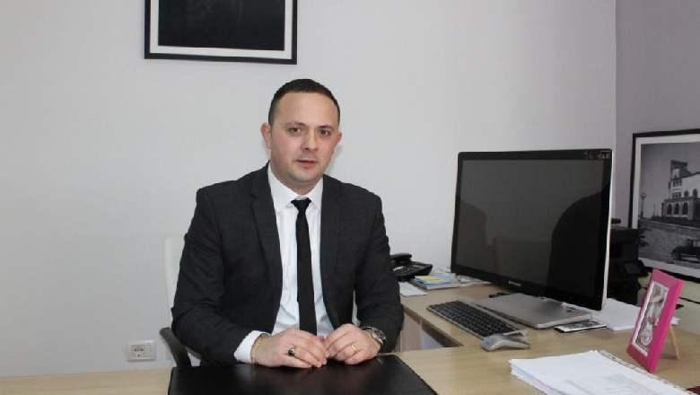 Drejtorë, pedagogë, ‘tradhtarë’ të LSI-së dhe personi që i dha skafin Tahirit/ Lista e PS-së për këshilltarë në Durrës (Emrat) Drejtorë, pedagogë, ‘tradhtarë’ të LSI-së dhe personi që i dha skafin Tahirit/ Lista e PS-së për këshilltarë në Durrës (Emrat)