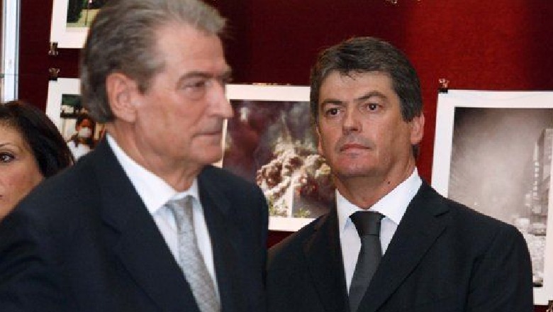 Ja si i fabrikon Berisha akuzat për kundërshtarët, sipas bashkuepunëtorit të tij më të ngushtë Ja si i fabrikon Berisha akuzat për kundërshtarët, sipas bashkuepunëtorit të tij më të ngushtë