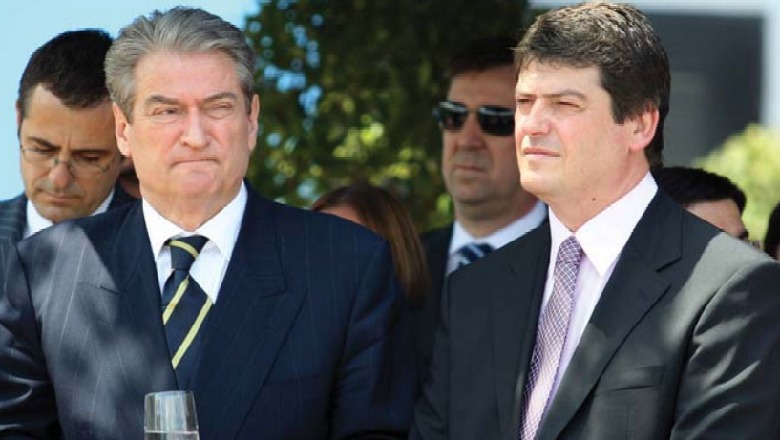 I zbuloi prapaskenat: Berisha mburret si i injektoi psikozën e frikës Topit dhe tallet …shpresoj të jet shëruar I zbuloi prapaskenat: Berisha mburret si i injektoi psikozën e frikës Topit dhe tallet …shpresoj të jet shëruar