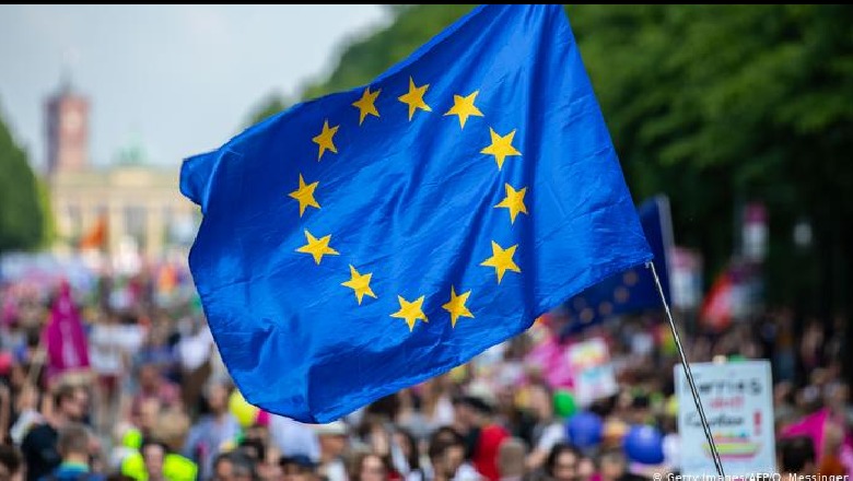 Zgjedhjet për Parlamentin Europian/ Mbyllen votimet në disa shtete: Disfat e Macron, humbet Tsipras dhe fiton Merkel Zgjedhjet për Parlamentin Europian/ Mbyllen votimet në disa shtete: Disfat e Macron, humbet Tsipras dhe fiton Merkel