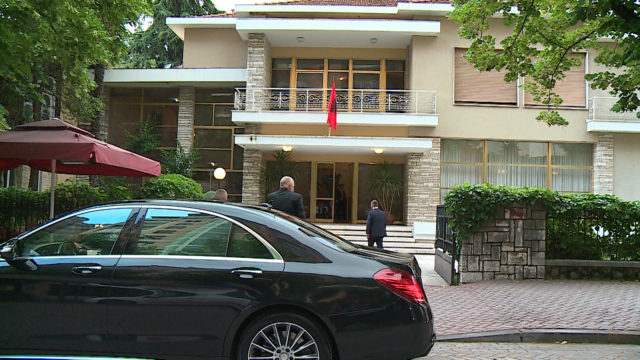 Zbardhet strategjia! Kjo është arsyeja pse Rama mblodhi ministrat dhe deputetët Zbardhet strategjia! Kjo është arsyeja pse Rama mblodhi ministrat dhe deputetët