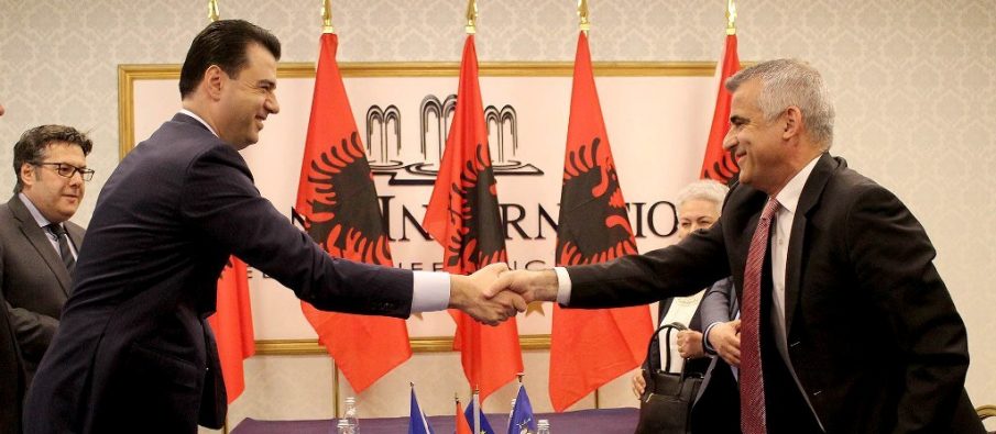 E FUNDIT / Edi Rama jep dorëheqjen. Basha: Tani mund të negociojmë E FUNDIT / Edi Rama jep dorëheqjen. Basha: Tani mund të negociojmë