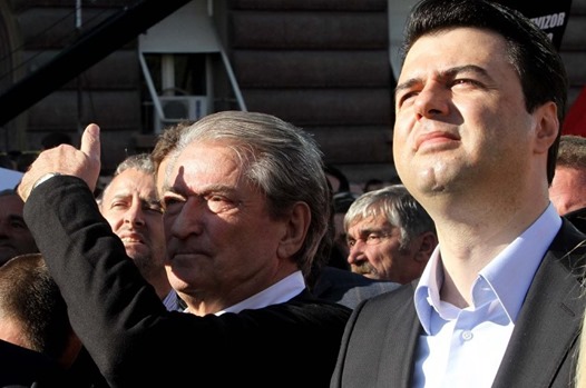 Ish-i përndjekuri: Ik Lul se Monika s’të shpëton dot… As kryetar Bashkie në Bathore nuk behesh… Ik Lul se more në qafë njerëzit! Ish-i përndjekuri: Ik Lul se Monika s’të shpëton dot… As kryetar Bashkie në Bathore nuk behesh… Ik Lul se more në qafë njerëzit!