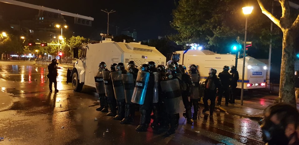 Rama: Respekt për Policinë, ndëshkim për dhunuesit e tyre e për zjarrvënësit e udhëhequr nga politika qorre Rama: Respekt për Policinë, ndëshkim për dhunuesit e tyre e për zjarrvënësit e udhëhequr nga politika qorre