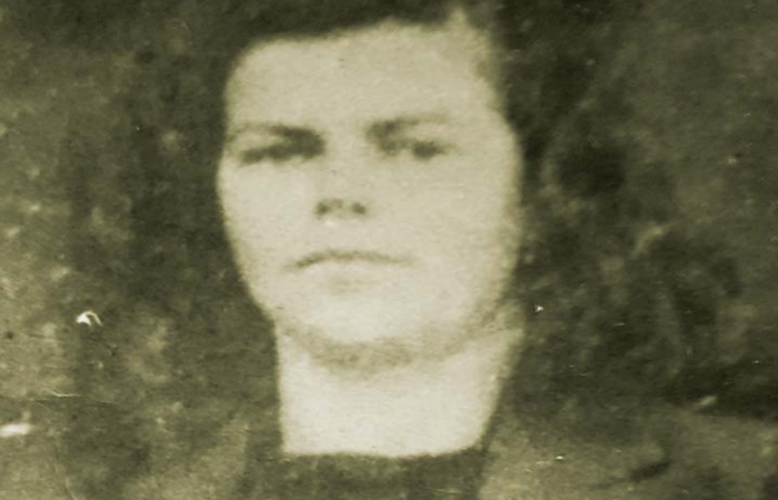 Një histori e vërtet dashurie në dhimbjet dhe pabukësin e kampit të internimit Një histori e vërtet dashurie në dhimbjet dhe pabukësin e kampit të internimit