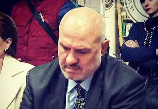 Thirrje e avokatit: Tu hiqen favoret ish politikanëve shqiptarë ose t’ua heqim ne me çdo mjetë Thirrje e avokatit: Tu hiqen favoret ish politikanëve shqiptarë ose t’ua heqim ne me çdo mjetë