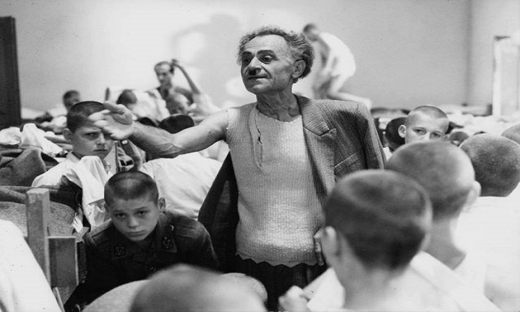 Dje ishte 100 vjetori i lindjes së Kadri Roshit, aktorit brilant që pasuroi artin me 180 role të papërsëritëshme Dje ishte 100 vjetori i lindjes së Kadri Roshit, aktorit brilant që pasuroi artin me 180 role të papërsëritëshme