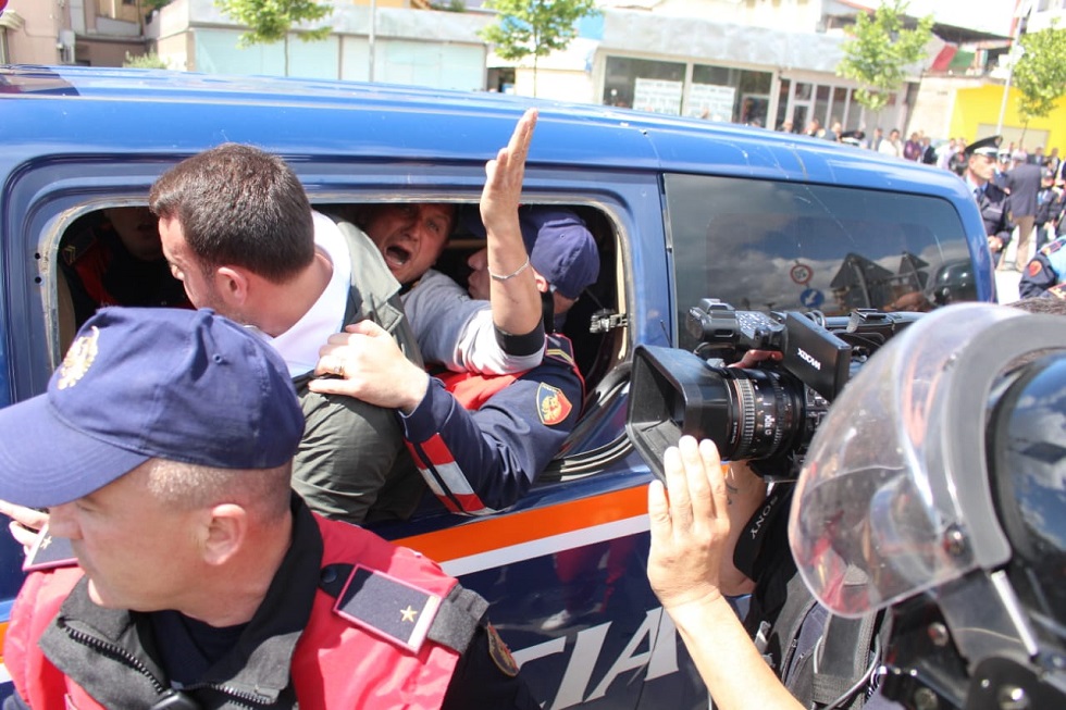 Gjykata merr vendimin për Klement Balilin, 10 vite b.urg për “E.skobarin e Ballkanit” Gjykata merr vendimin për Klement Balilin, 10 vite b.urg për “E.skobarin e Ballkanit”