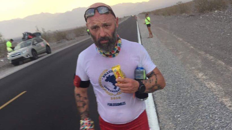 Nga Varna e Bullgarisë drejt Durrësit, atleti bullgar në sfidë për të bërë 1000 km në këmbë Nga Varna e Bullgarisë drejt Durrësit, atleti bullgar në sfidë për të bërë 1000 km në këmbë