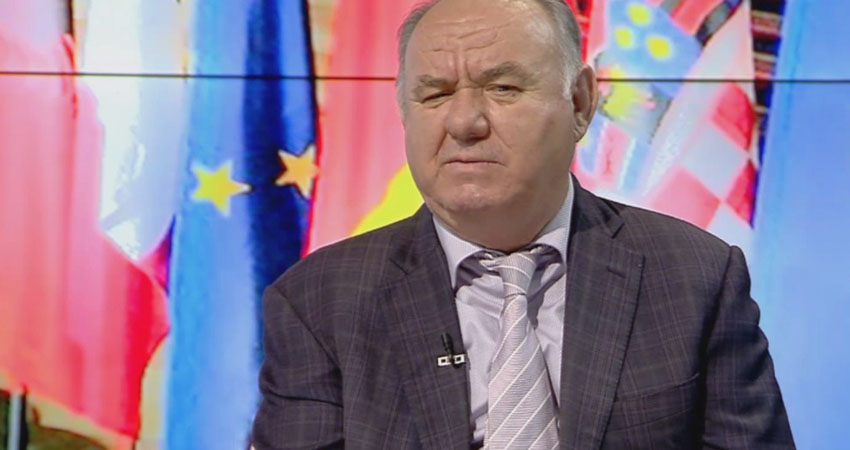 I a.rrestuan të birin, Fahri Balliu sulmon prokuroren, një mesazh për Arta Markun I a.rrestuan të birin, Fahri Balliu sulmon prokuroren, një mesazh për Arta Markun