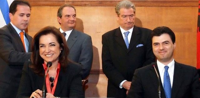 Spahiu: Berisha e zvogloi Shqipërinë fali detin dhe Himarën te Greqia, tregon përralla me Shqipërinë Madhështore! Ja pse Shqipëria do hyjë në BE