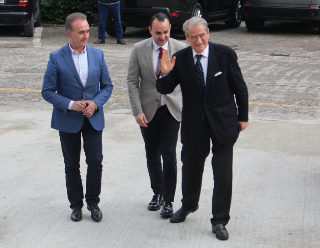 Mesazhi m.afioz i Berishës kaloi çdo kufi politik, diplomatik dhe ligjor Mesazhi m.afioz i Berishës kaloi çdo kufi politik, diplomatik dhe ligjor