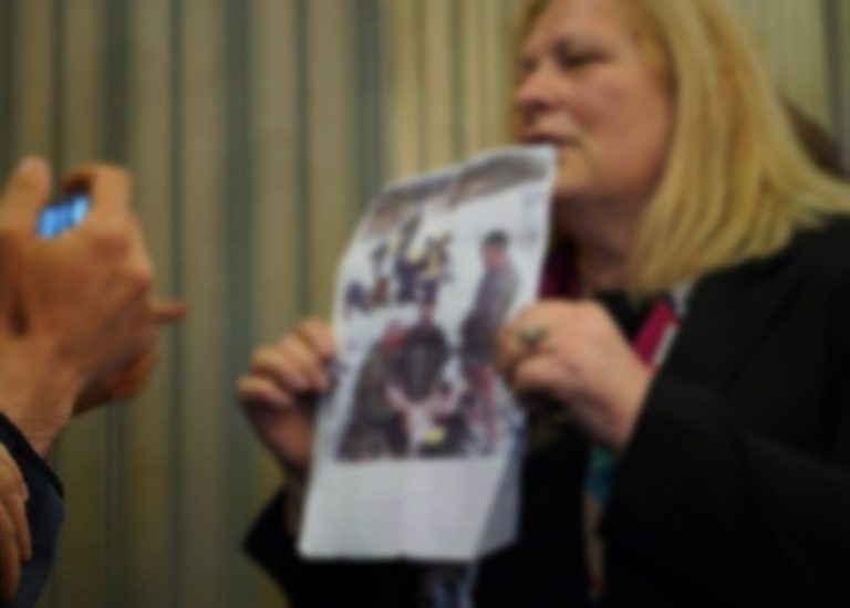 Mbaroi emisioni “24 orë rrena me deputeten e PDK-së” Mbaroi emisioni “24 orë rrena me deputeten e PDK-së”