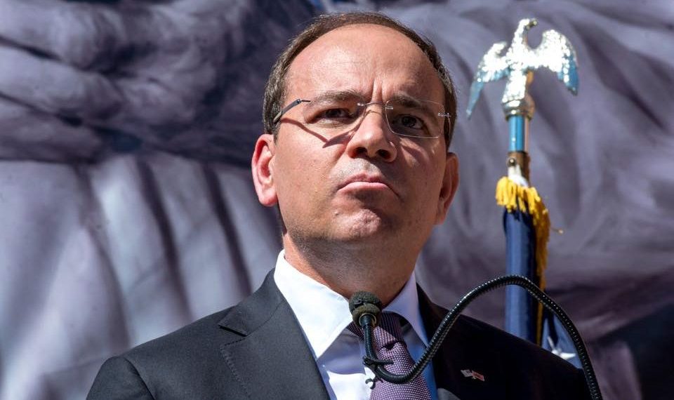 Jari del vullnetar t’i shkruajë Ramës në vend të Lulit