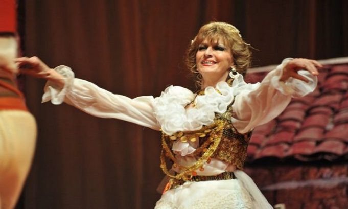 Endërrave rinore e valltares legjend Lili Cingu: Vetëm t’i ngjaja Besim Zekthit! Endërrave rinore e valltares legjend Lili Cingu: Vetëm t’i ngjaja Besim Zekthit!