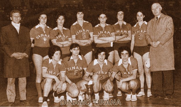 Vajzat legjendare të Dinamos që bënë Shqipërinë të krenohej Vajzat legjendare të Dinamos që bënë Shqipërinë të krenohej