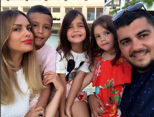 “Vidhet” bashkëshortja e Ermal Fejzullahut: Ja çfarë i ka marrë një djalë turk! “Vidhet” bashkëshortja e Ermal Fejzullahut: Ja çfarë i ka marrë një djalë turk!