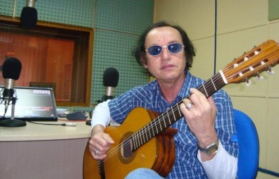 Rrëfimi i Aleksandër Lalos: Si na survejonin me Françesk Radin, sepse imitonte Çelentanon Rrëfimi i Aleksandër Lalos: Si na survejonin me Françesk Radin, sepse imitonte Çelentanon