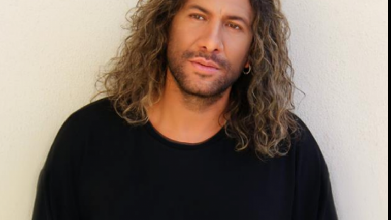 Këngëtari i njohur shqiptar rrëfen të panjohurat për të kaluarën e vështirë të tij: Hapja kanale dhe rrethoja toka me gardh Këngëtari i njohur shqiptar rrëfen të panjohurat për të kaluarën e vështirë të tij: Hapja kanale dhe rrethoja toka me gardh