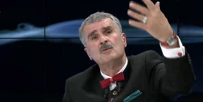 Deputet Gjuzi fillon të tregoi përralla: Si detyruam Ramën të hypte mbi kalin e Skënderbeut për 100 lek