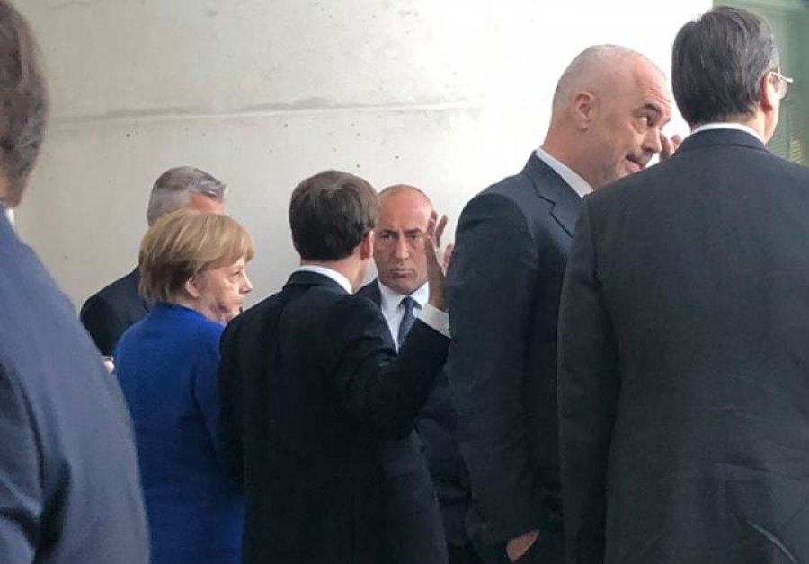 Macroni gati sa s’u çmend… pastaj i tha Haradinajt: “Nuk jeni në pozitë të kërkoni asgjë” Macroni gati sa s’u çmend… pastaj i tha Haradinajt: “Nuk jeni në pozitë të kërkoni asgjë”