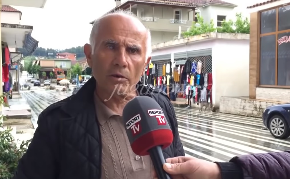 VIDEO/ Kandidati për kryebashkiak u premton shtëpi publike dhe hashash banorëve të Këlcyrës: Shumë qejf, pak punë! VIDEO/ Kandidati për kryebashkiak u premton shtëpi publike dhe hashash banorëve të Këlcyrës: Shumë qejf, pak punë!