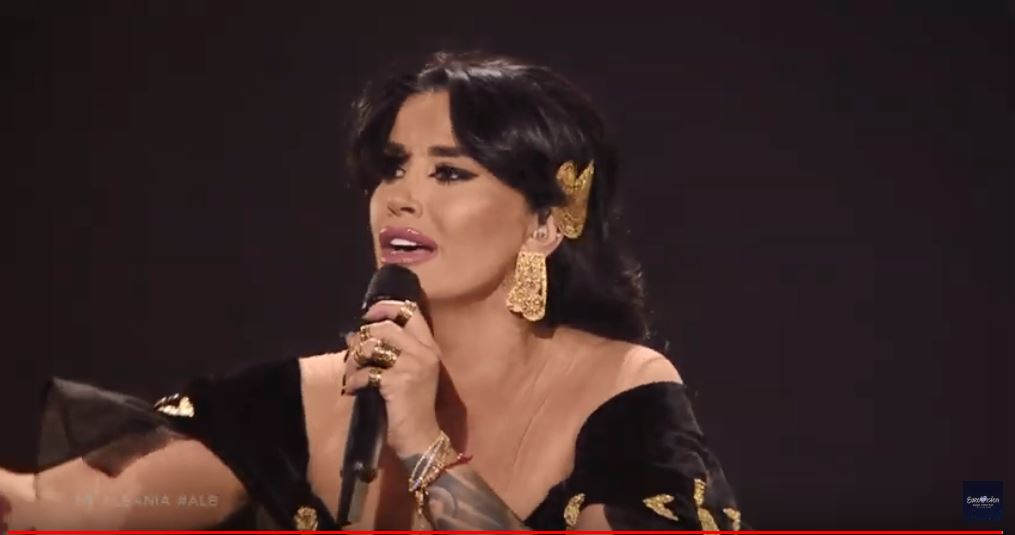 Sot finalja e Eurosong, familjarët shtyjnë Jonidën “në mëkat” Sot finalja e Eurosong, familjarët shtyjnë Jonidën “në mëkat”