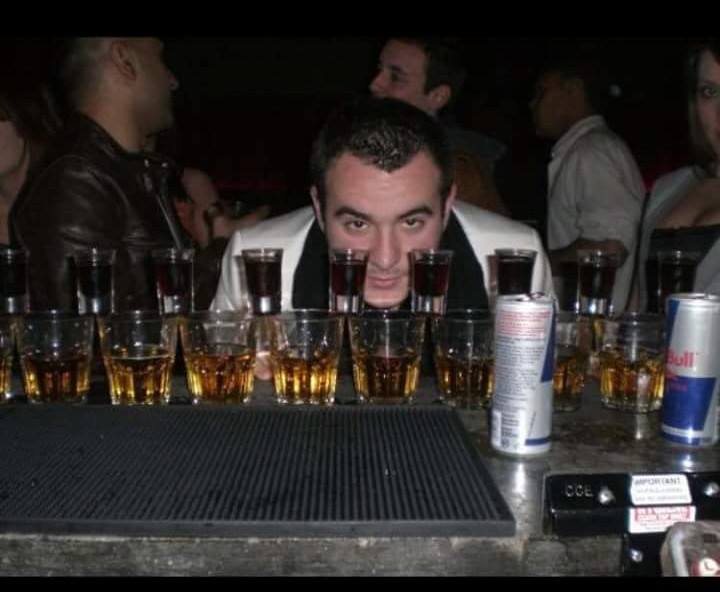 Kauçuku i Fahriut në garë për të turpëruar veten: Tallet me figurën e gazetarit të ndjerë Andrea Stefani Kauçuku i Fahriut në garë për të turpëruar veten: Tallet me figurën e gazetarit të ndjerë Andrea Stefani