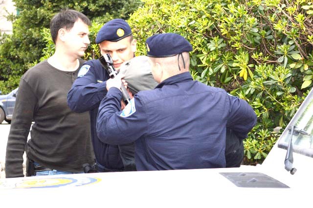 Kush është “Titi i Ukës” i ndaluar dje për llogari të Italisë, biznesmeni shqiptar me pasuri marramendëse?! Kush është “Titi i Ukës” i ndaluar dje për llogari të Italisë, biznesmeni shqiptar me pasuri marramendëse?!