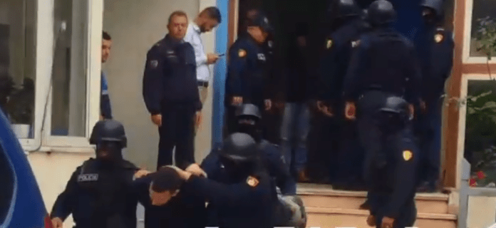 Kush është nëndrejtori i spitalit të Sarandës i a.rrestuar për trafik d.roge Kush është nëndrejtori i spitalit të Sarandës i a.rrestuar për trafik d.roge