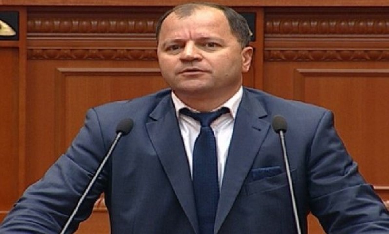 Lefter Maliqin flet për drejtorin skandaloz të burgjeve me diplomë “Kristali”: Kush është ky mo, që k ërcënon policet femra, ju nis emaile…?! Lefter Maliqin flet për drejtorin skandaloz të burgjeve me diplomë “Kristali”: Kush është ky mo, që k ërcënon policet femra, ju nis emaile…?!