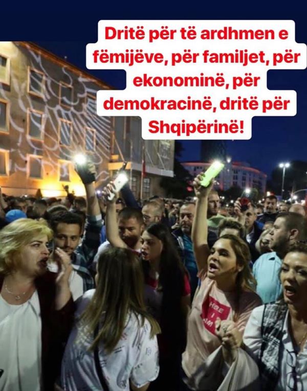 “Dritë për vilat tuaja”, ja çfarë mendojnë qytetarët për Kryemadhin “Dritë për vilat tuaja”, ja çfarë mendojnë qytetarët për Kryemadhin