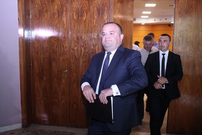 Gënjeu për 20 mijë euro dhe për apartamentin: Gentjan Osmani, prokurori “vegël” i Ilir Metës Gënjeu për 20 mijë euro dhe për apartamentin: Gentjan Osmani, prokurori “vegël” i Ilir Metës