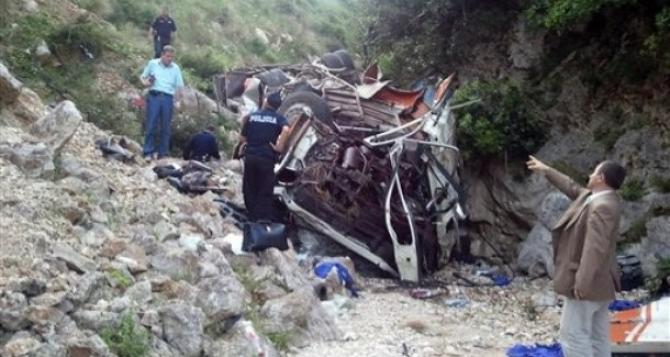 Familjarët e studenteve kujtojnë aksidentin t.ragjik të Himarës: “E ndjeja se diçka do shkonte keq…përse o mam”?! Familjarët e studenteve kujtojnë aksidentin t.ragjik të Himarës: “E ndjeja se diçka do shkonte keq…përse o mam”?!