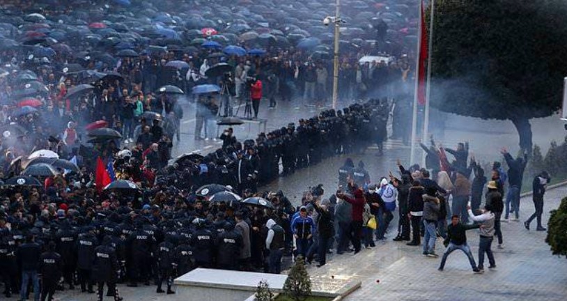 PD dhe LSI kërkojnë d.hunë deri në mesnatë: 1300 efektivë në gadishmëri për të identifikuar elementët k.riminal PD dhe LSI kërkojnë d.hunë deri në mesnatë: 1300 efektivë në gadishmëri për të identifikuar elementët k.riminal