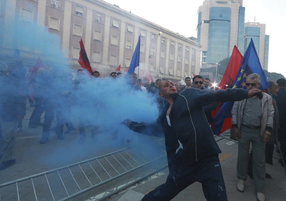 Kjo nuk kishte ndodhur që në vitet ’97-’98 Kjo nuk kishte ndodhur që në vitet ’97-’98