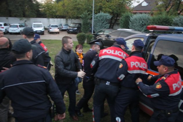 “Vijnë me ‘Range Rover’, godasin Policinë dhe ikin”, ministrja tregon prapaskenat “Vijnë me ‘Range Rover’, godasin Policinë dhe ikin”, ministrja tregon prapaskenat