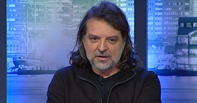 Redon Makashi thumbon ashpër kolegët: Pseudoartistë, kur i kam parë nga afër kam mbajtur barkun me dorë Redon Makashi thumbon ashpër kolegët: Pseudoartistë, kur i kam parë nga afër kam mbajtur barkun me dorë