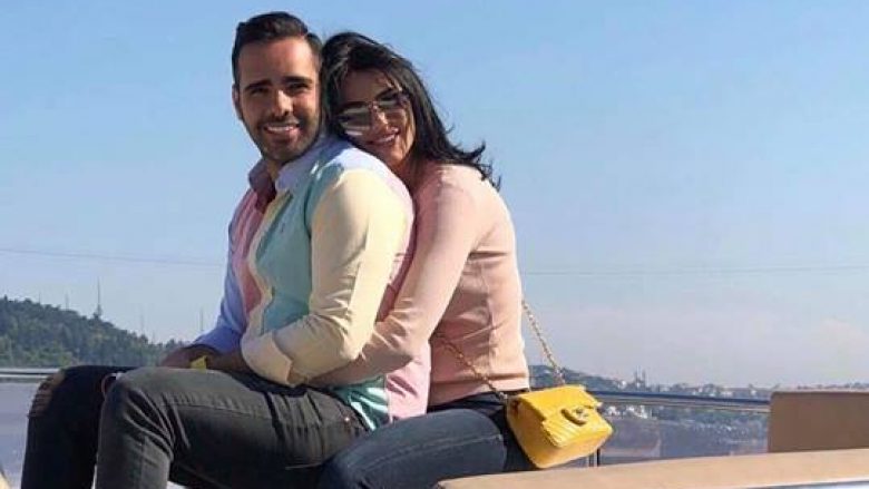 “Ish i dashuri im është një m…”, këngëtarja e njohur shqiptare lëshon gojën keq në emisionin live: Harrova që jam para kamerave “Ish i dashuri im është një m…”, këngëtarja e njohur shqiptare lëshon gojën keq në emisionin live: Harrova që jam para kamerave